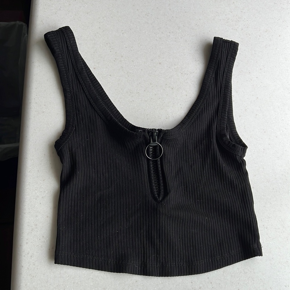 Blank crop tank top with zipper down the chest 🖤